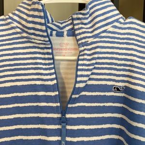 Women’s vineyard vines sweatshirt